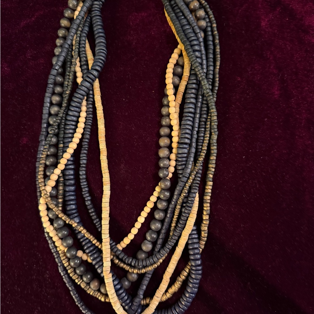 Elegant Black and Gold Beaded Necklace